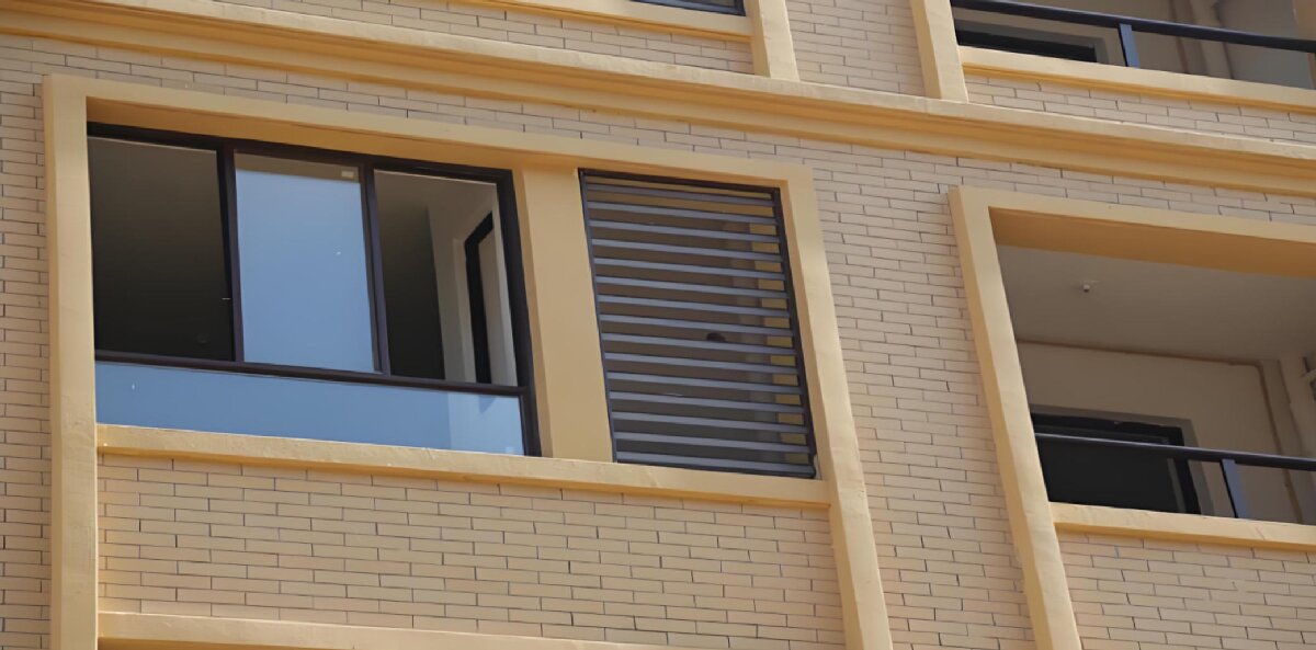 房屋外墙门窗渗水、开裂修缮！(图1)